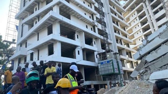 Sập tòa nhà cao 25 tầng ở Nigeria, nhiều người bị mắc kẹt 